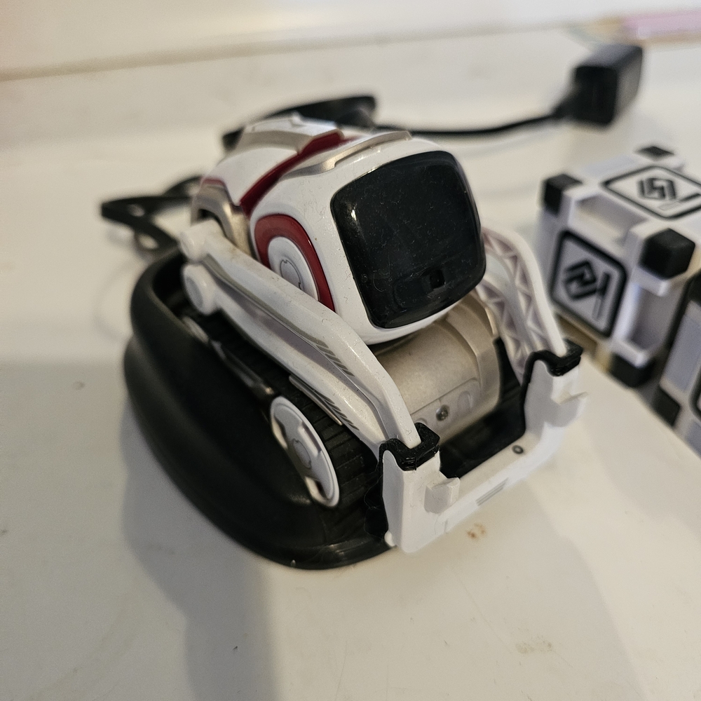 Anki Cosmo Robot - White and Red Interactive AI Companion